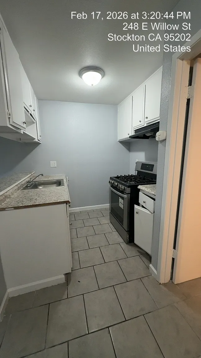 248 E Willow St #3 photo 1
