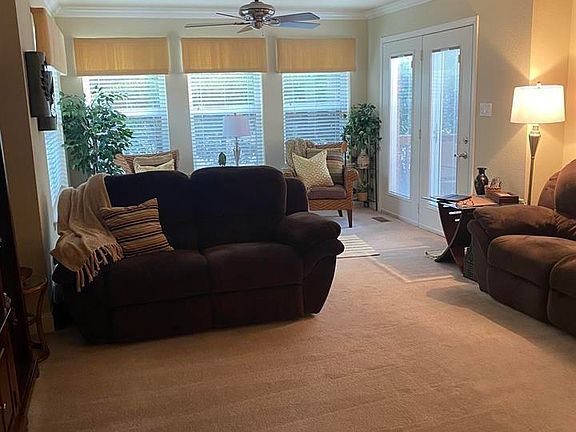 5th image of 208 Southridge Ln APT J1