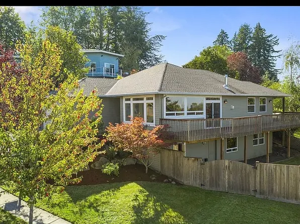 579 NE Paloma Ave, Gresham, OR 97030