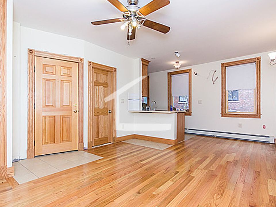 1st image of 31 Phillips St #2
