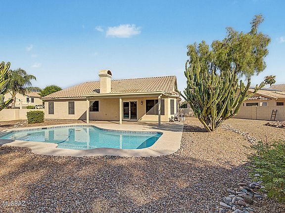 3rd image of 8411 N Mammoth Dr
