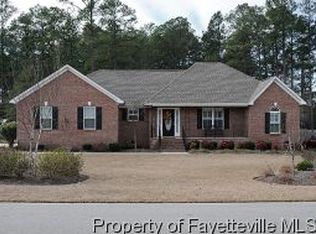 4512 Salem Prince Dr, Hope Mills, NC 28348