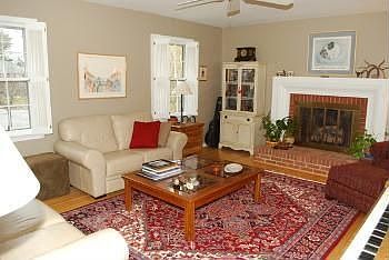 3rd image of 8407 Crown Pl