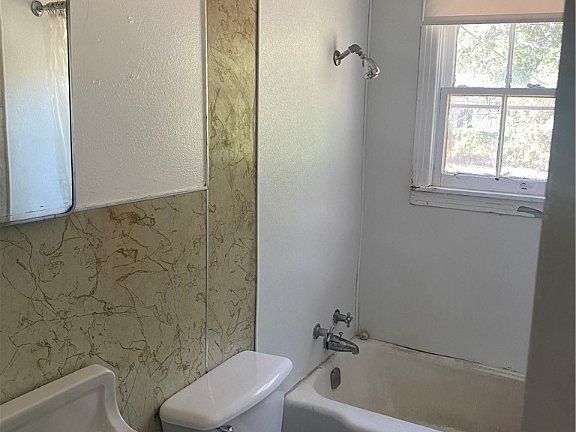 5th image of 1209 Gray Dr
