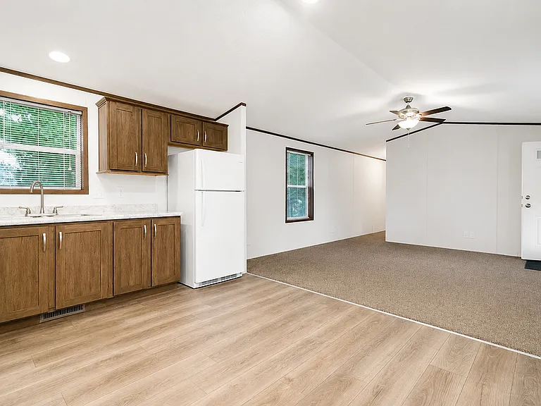 211 N Boyd Dr — Photo 8