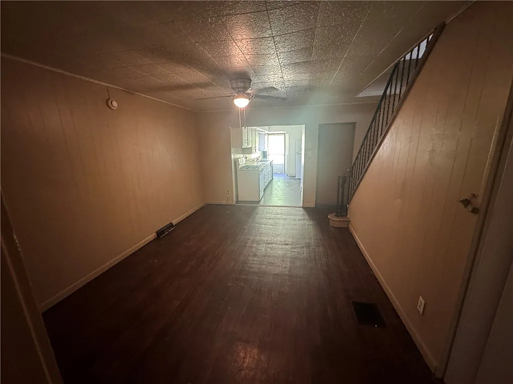 2 bed, 1000 sqft, $1,000 — Photo 4