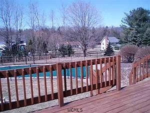4th image of 5 Cobblestone Dr