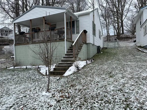 210 Highlawn Park Ave, Oak Hill, WV 25901