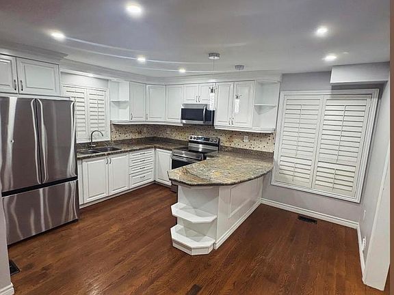 4th image of 28 Homeland Ct