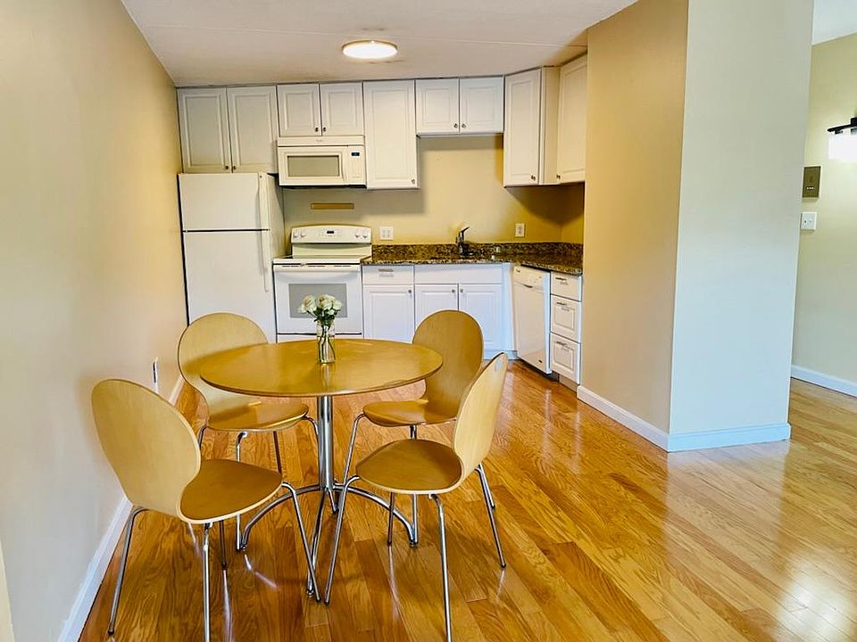 Crestview Condominiums 147 Turner Rd Holliston MA Zillow