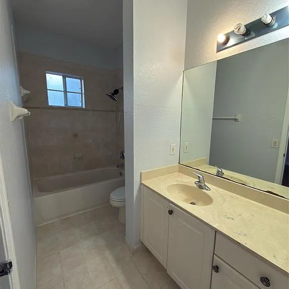 8320 Santa Monica Ave — Photo 9