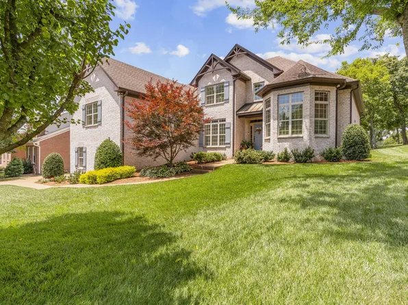 239 Spy Glass Way, Hendersonville, TN 37075