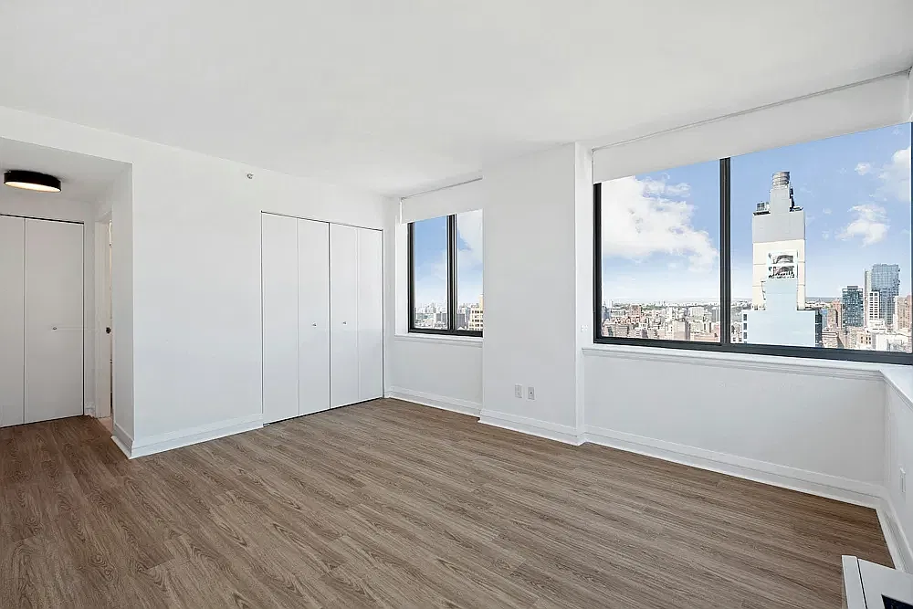800 6th Avenue — Photo 4