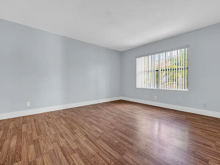 10820 Buttonwood Lake Dr — Photo 18