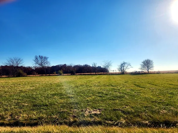 822 Brookside Dr, Varna, IL 61375