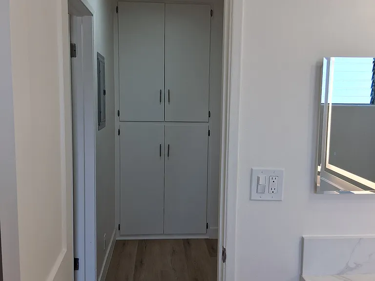 7245 Franklin Avenue — Photo 8