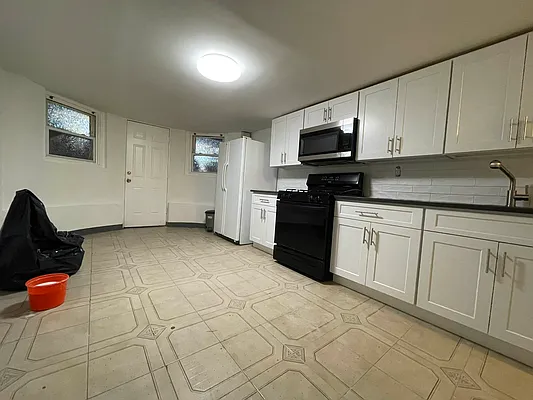 Rented by Evergreen Realty & Investments | media 5