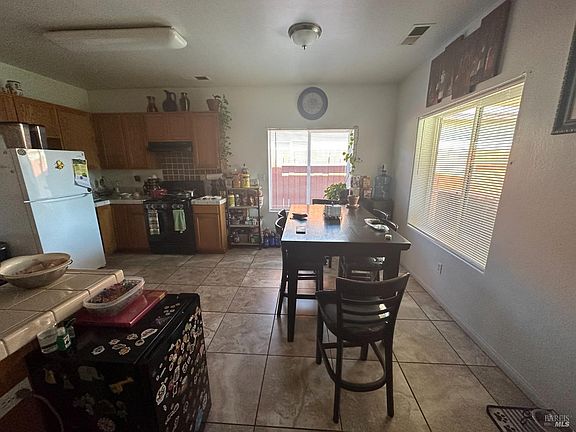 5th image of 201 ISLA DEL SOL Drive