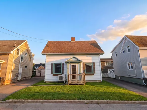 334 N Market St, Summerside, PE C1N 1L5