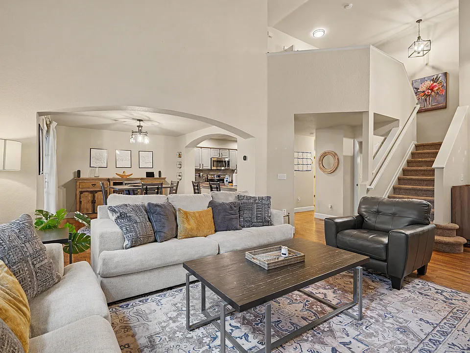 6419 S Dallas Ct