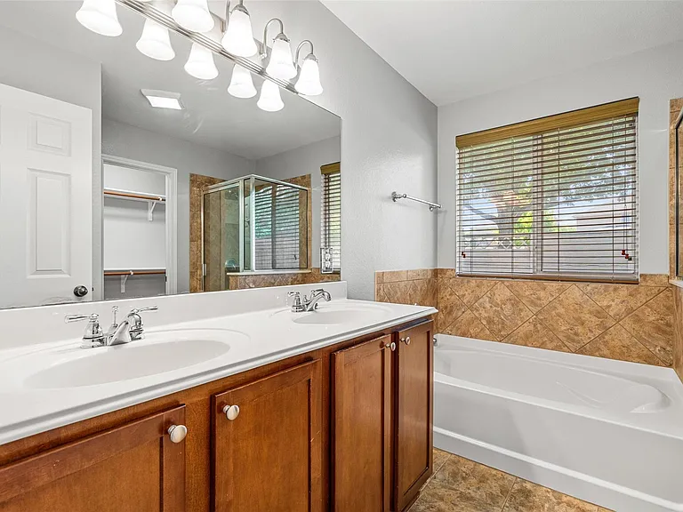 2505 Rusk Ct — Photo 21