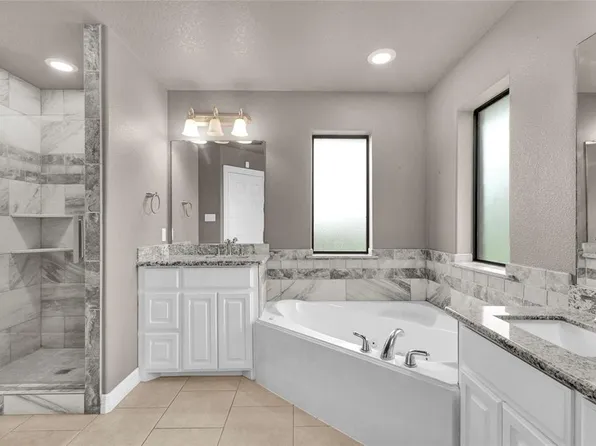 113 Eagle Nest Court, Richwood, TX 77566