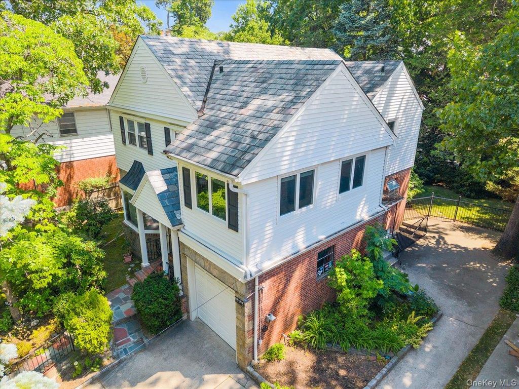 8507 Avon Street, Jamaica, NY - View 2