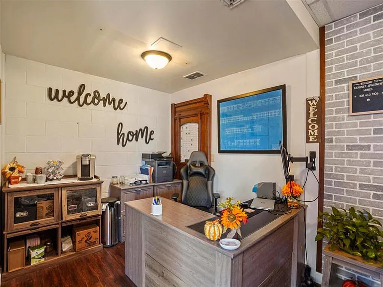 Leasing office at Kearney Apartment Homes.
