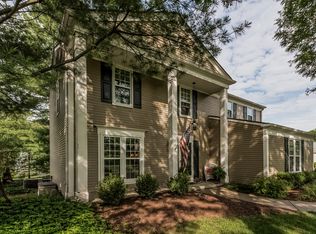 1323 Barneswood Ln, Rochester Hills, MI 48306
