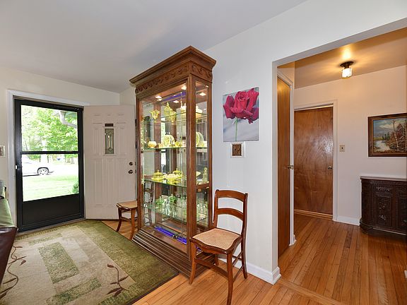 3rd image of 1070 N 10th St