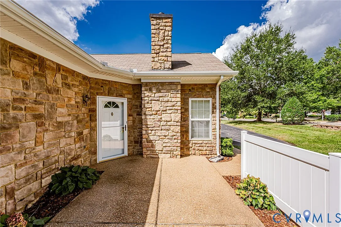 2 bed, 2.0 bath, 1328 sqft, $2,500 — Photo 2