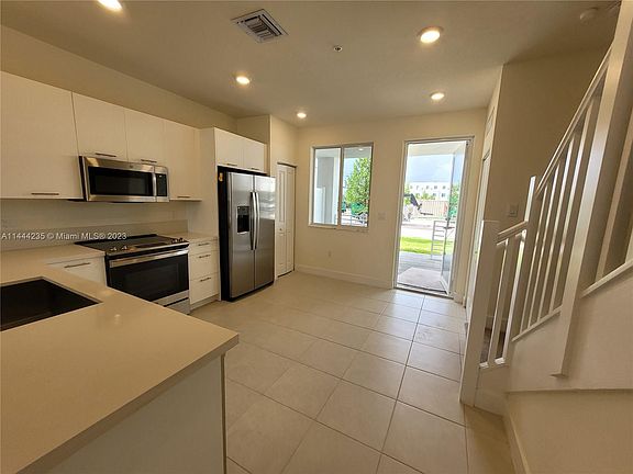 5th image of 10300 SW 66th St #102