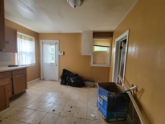 5th image of 1532 Lowe Ave