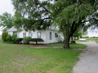 911 E 10th Ave, Wellington, KS 67152