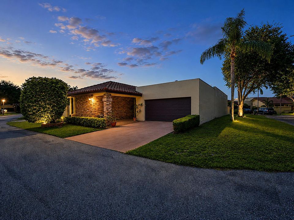 1st image of 6906 Palmar Court