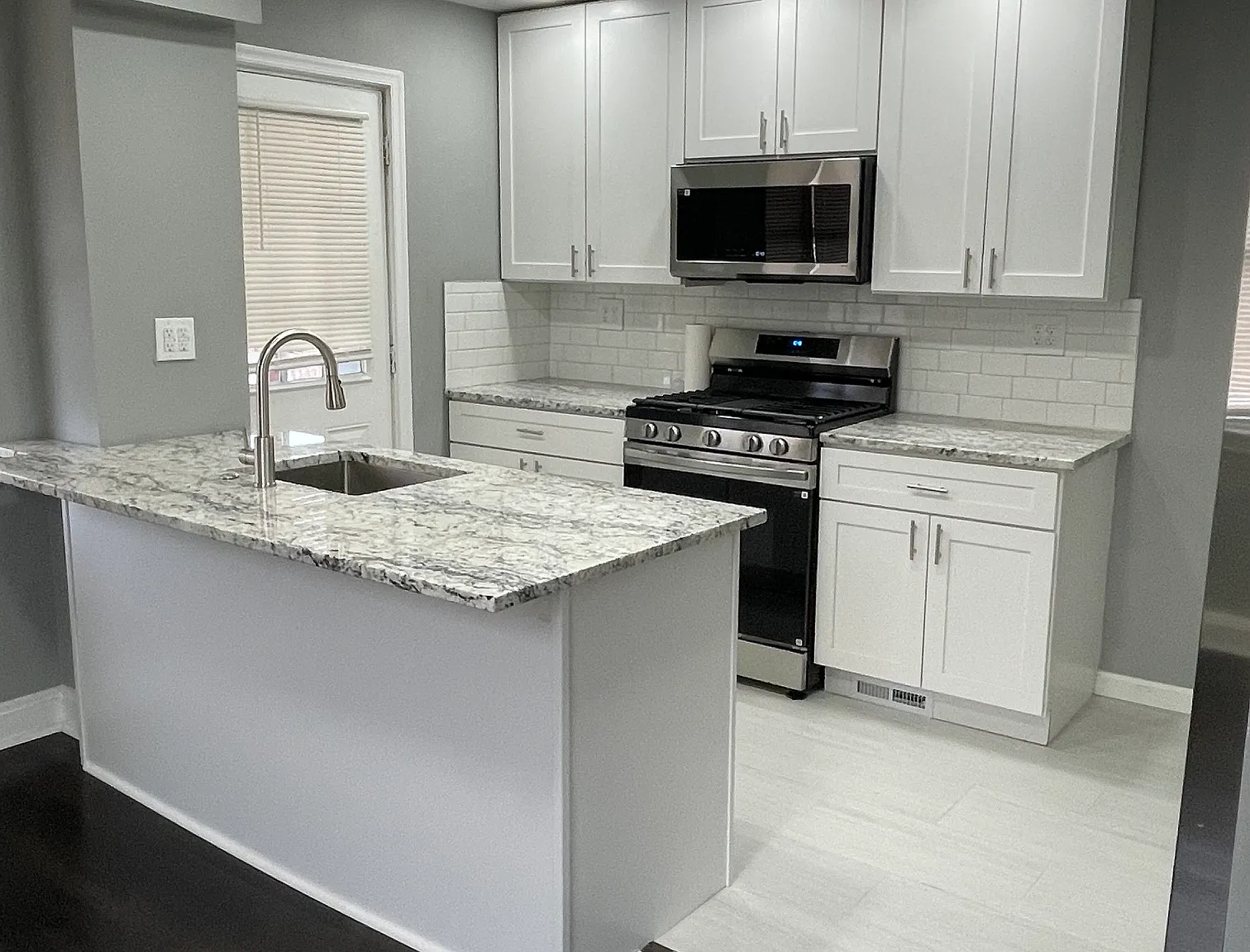 3 bed, 1500 sqft, $2,400 — Photo 2