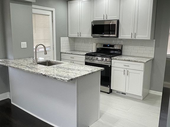 2nd image of 6441 Danville Ave