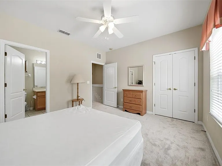 2402 Caravelle Cir — Photo 10