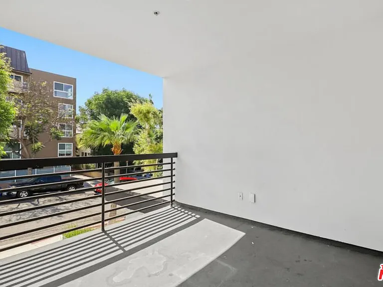 1283 Havenhurst Dr #101 — Photo 21