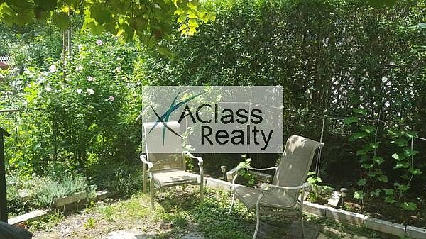 1st image of 3226 33rd St #1F