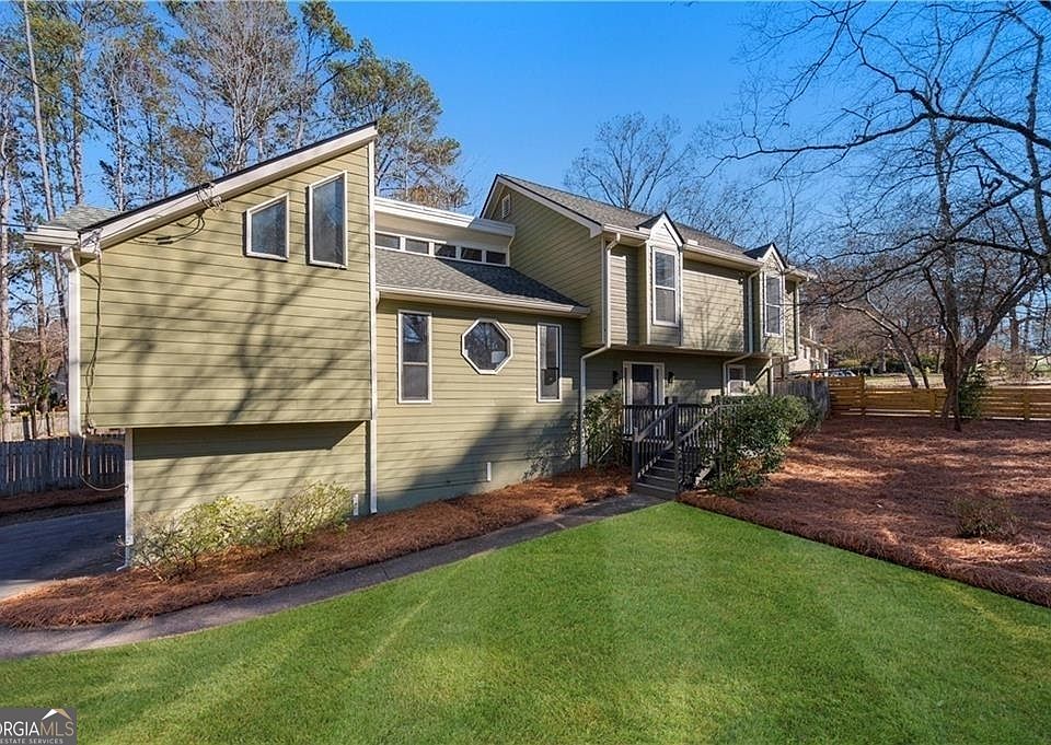 1st image of 2141 Preswick Dr NE