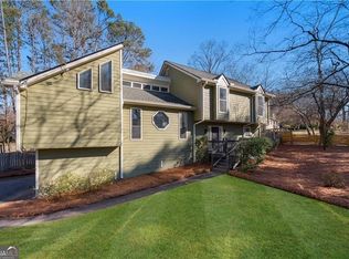 2141 Preswick Dr NE, Marietta, GA 30066