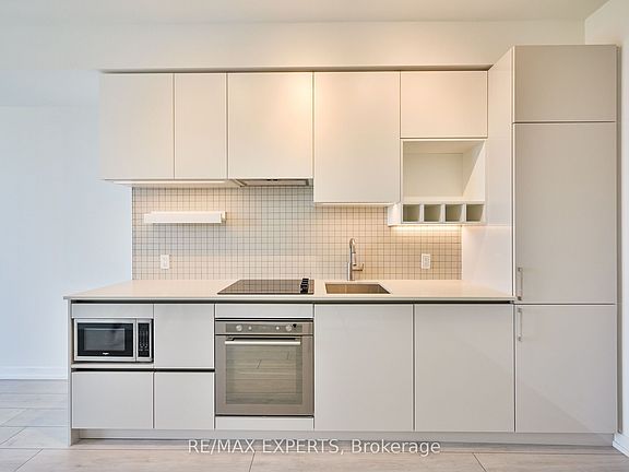 3rd image of 950 Portage Pkwy #5910
