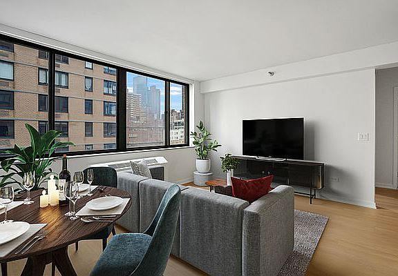 4th image of 75 W End Ave #S15b