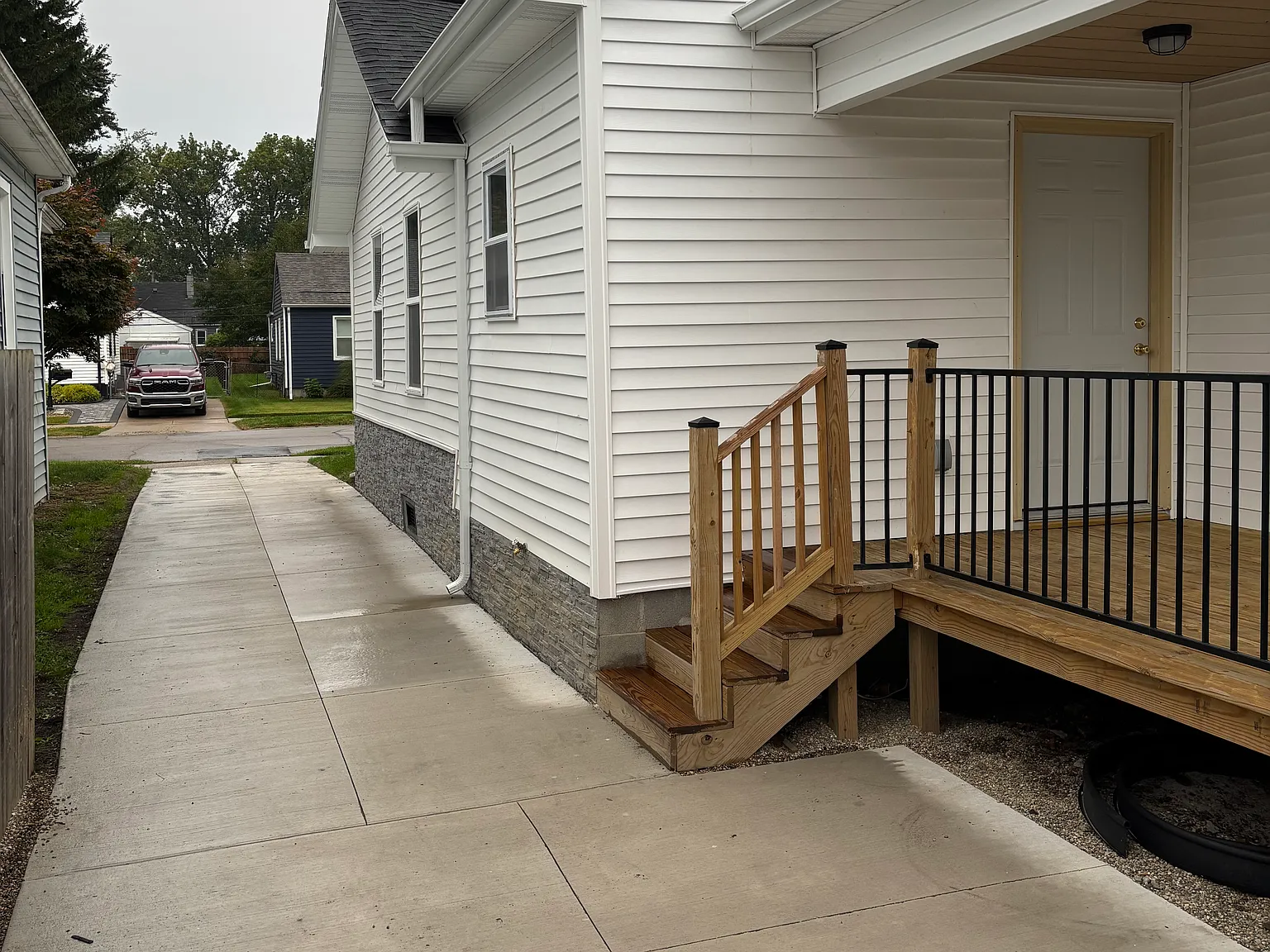 2 bed, 950 sqft, $1,950 — Photo 2