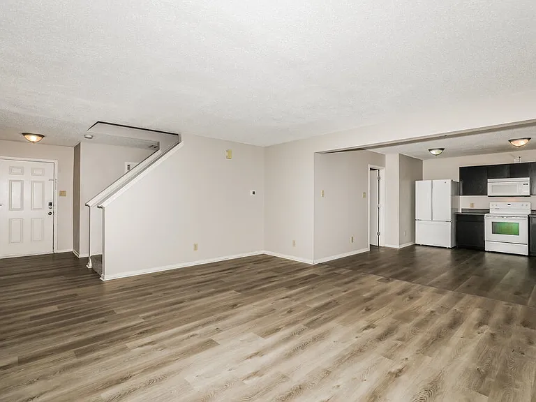 9205 Middlebury Way — Photo 4