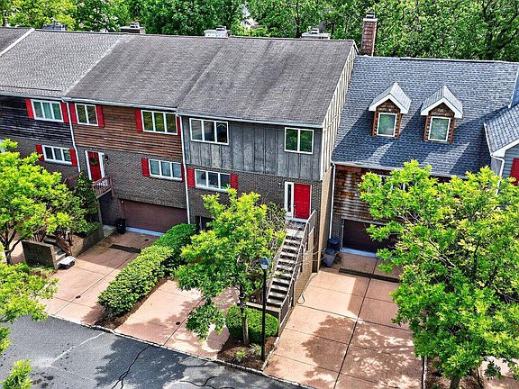 5th image of 3 Astor Ct