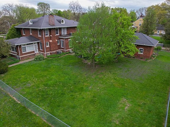 5th image of 1704 N Vermilion St
