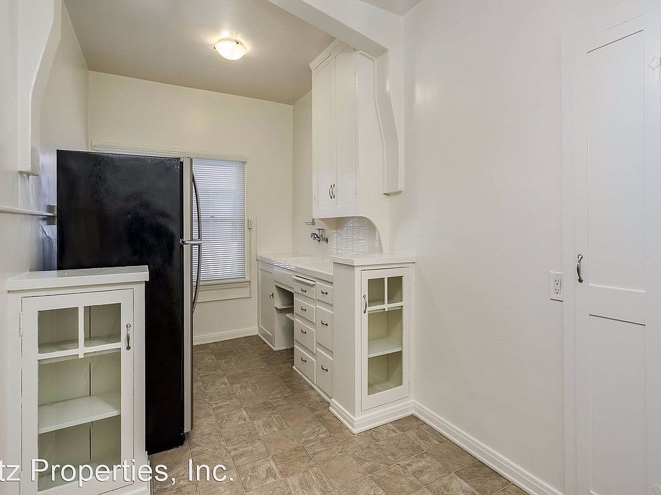 1st image of 437 N Oakhurst Dr APT 204