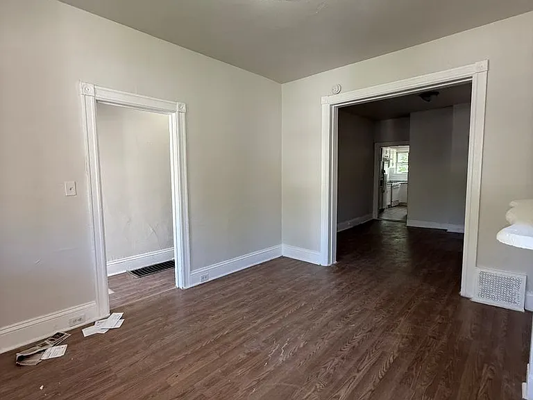 319 Rutherford Ave — Photo 9